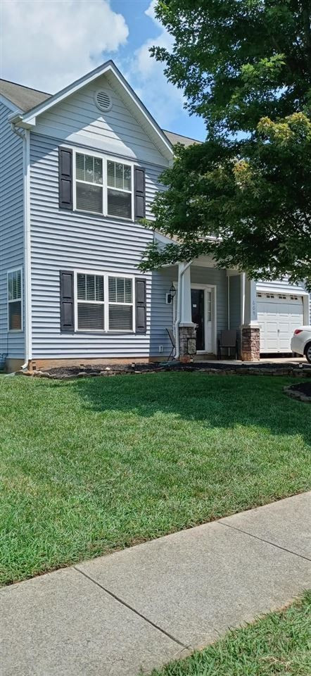 609 Blue Lake Dr, Mebane, NC 27302