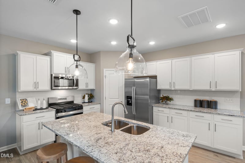 609 Branthurst Dr, Fuquay Varina, NC 27526