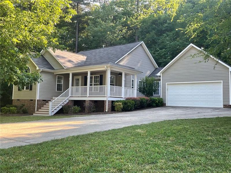 609 Casey Ln, Mebane, NC 27302