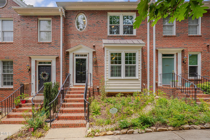 609 Copperline Dr, Chapel Hill, NC 27516