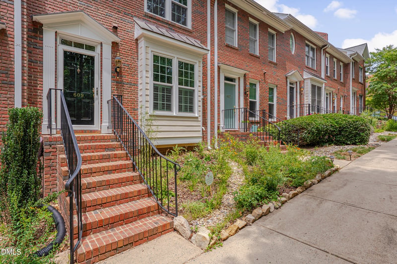 609 Copperline Dr, Chapel Hill, NC 27516