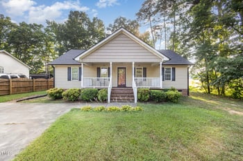 609 Country Club Dr, Oxford, NC 27565
