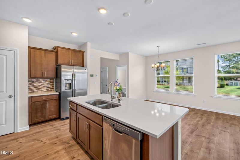 609 Crestdale Dr, Clayton, NC 27520