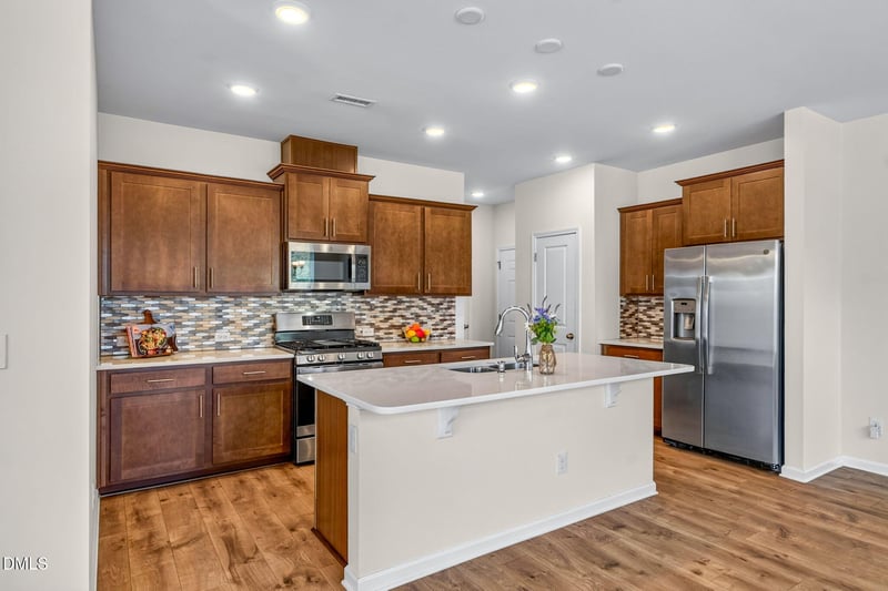 609 Crestdale Dr, Clayton, NC 27520