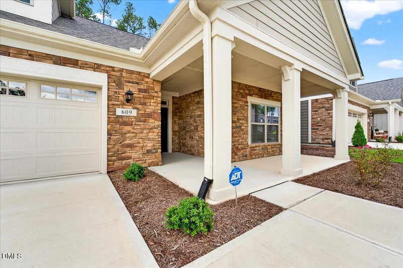 609 Crooked Pine Dr, Cary, NC 27519