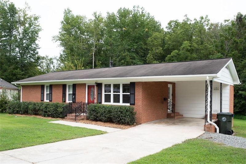 609 S Eighth St, Mebane, NC 27302