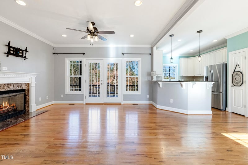 609 E Harnett St, Lillington, NC 27546
