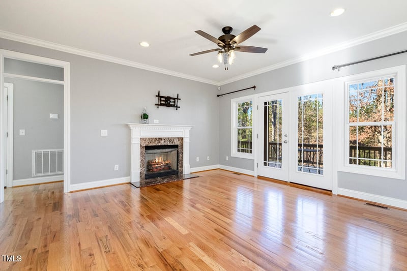 609 E Harnett St, Lillington, NC 27546