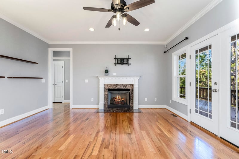 609 E Harnett St, Lillington, NC 27546