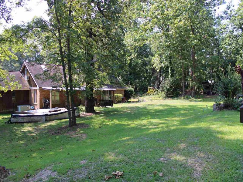 609 W James St, Lillington, NC 27546