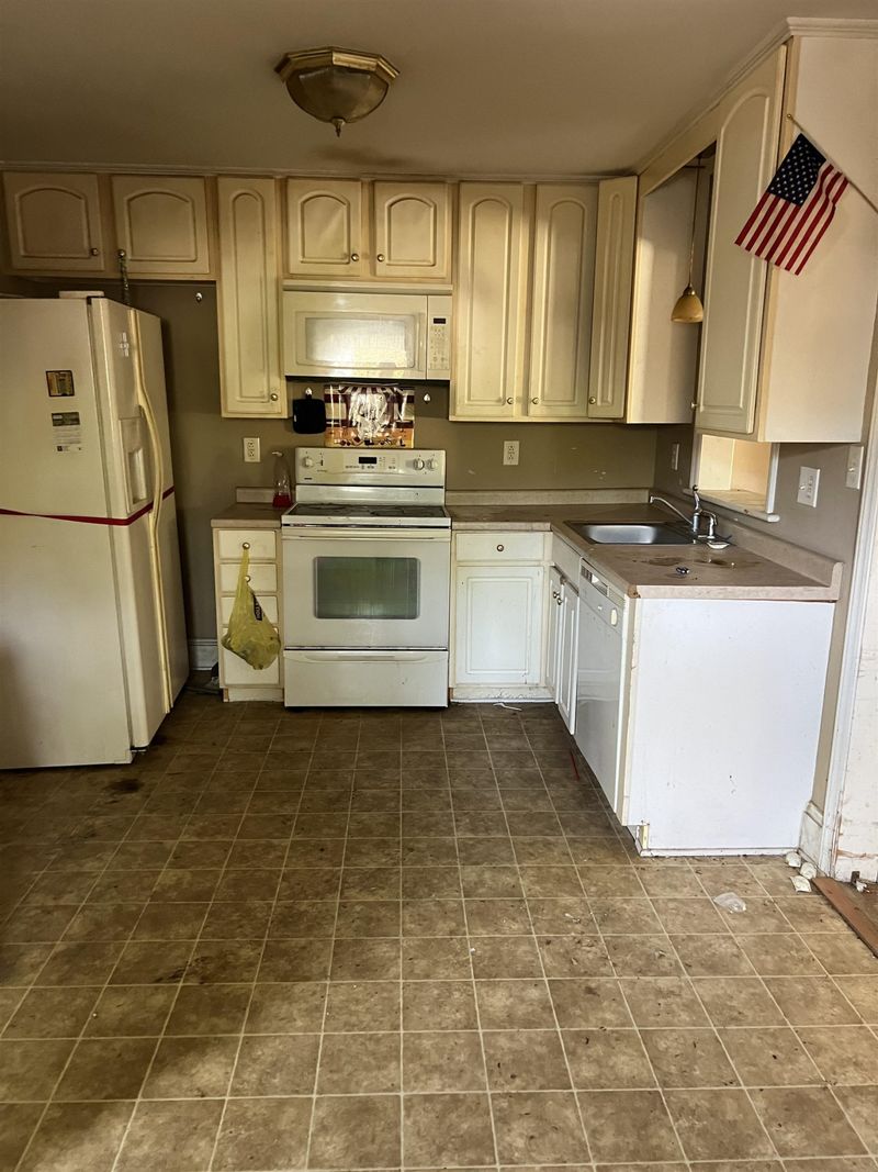 609 W Johnson St, Dunn, NC 28334