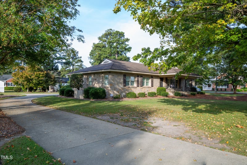 609 Main St, Benson, NC 27504