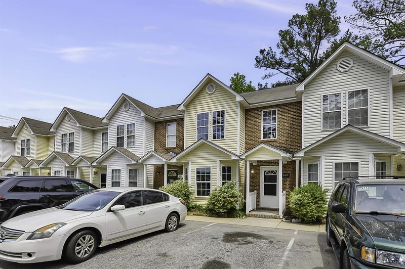 609 S Moore St, Clayton, NC 27520