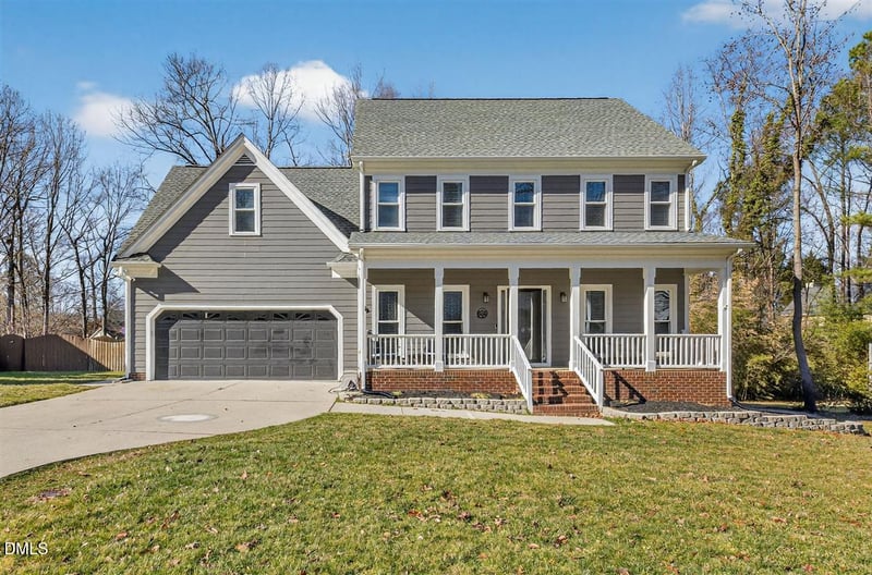 609 Oakhall Dr, Holly Springs, NC 27540