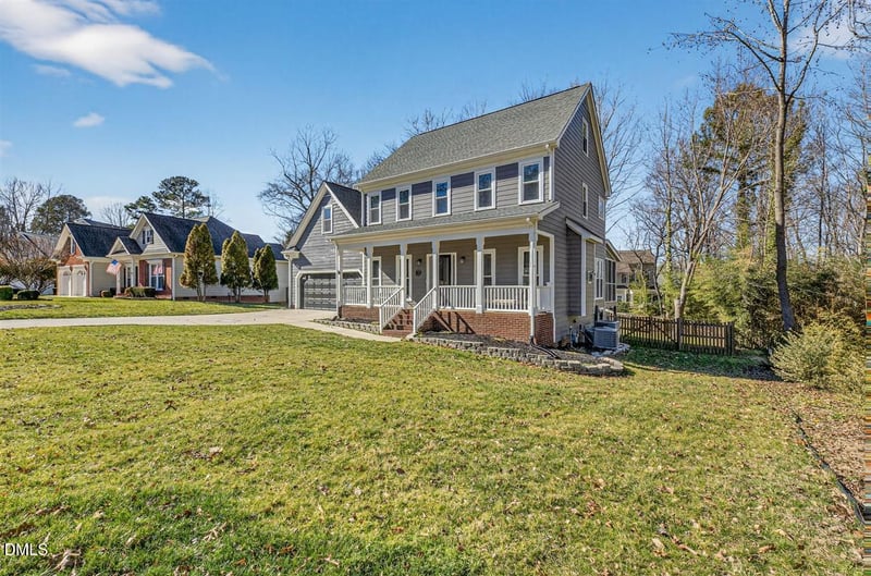 609 Oakhall Dr, Holly Springs, NC 27540