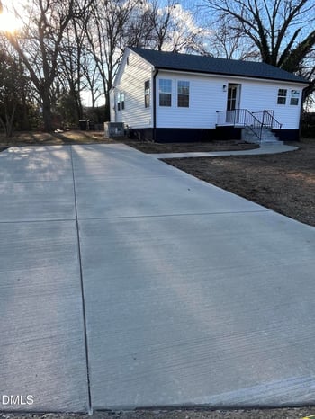 609 Phillips St, Burlington, NC 27217