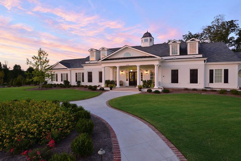 609 Rambling Oaks Ln, Holly Springs, NC 27540