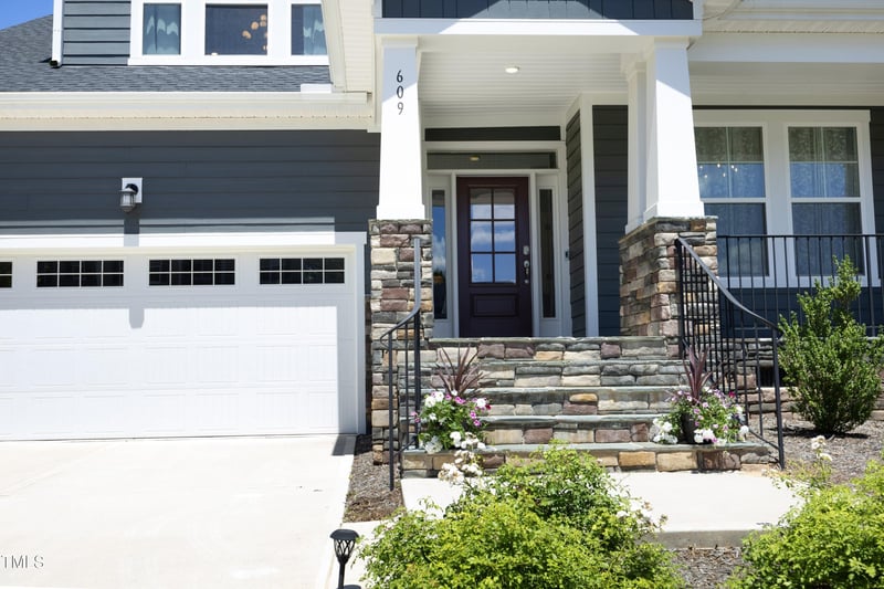 609 Ramsours Mill Dr, Holly Springs, NC 27540