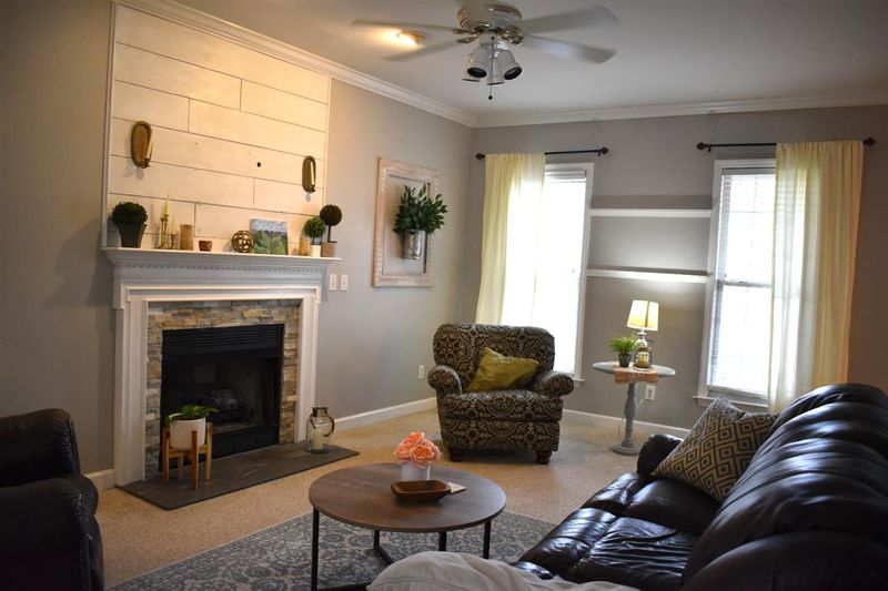 609 Raymond Dr, Clayton, NC 27527