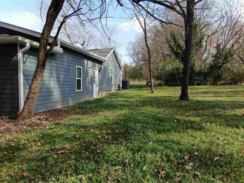 609 Sardis Dr, Raleigh, NC 27603