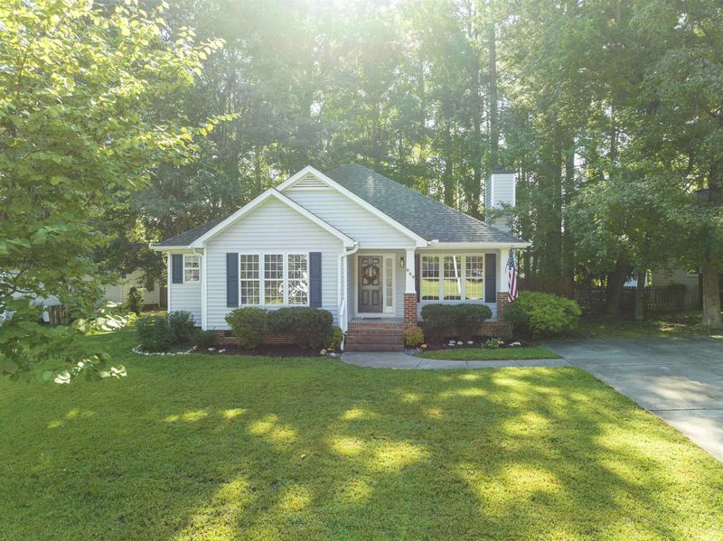 609 Senter View Dr, Fuquay Varina, NC 27526