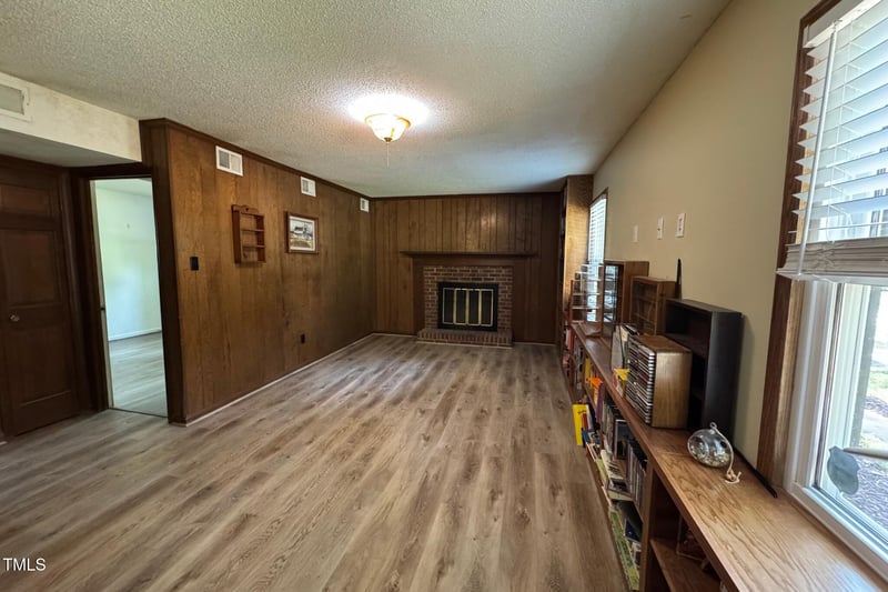 609 Sloan Dr, Cary, NC 27511