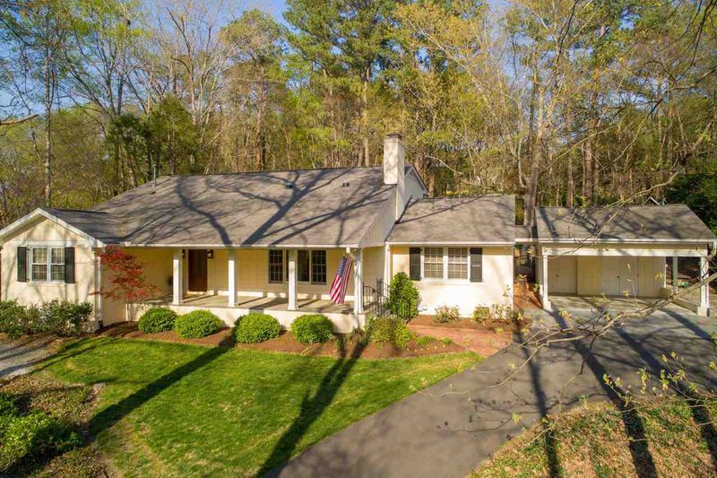 609 Sugarberry Rd, Chapel Hill, NC 27514