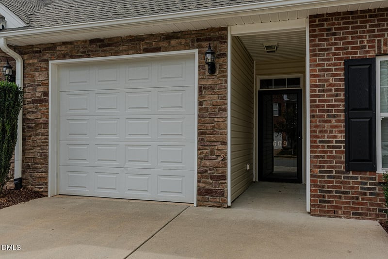 609 Village Lake Ln, Mebane, NC 27302