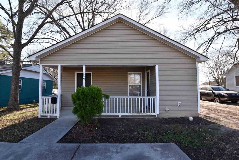 609 S Webb St, Selma, NC 27576