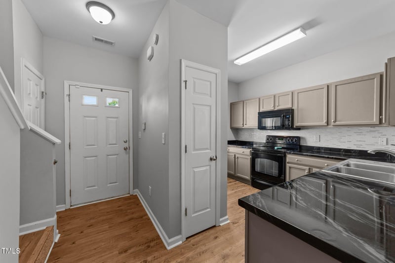 609 Woodson Dr, Clayton, NC 27527