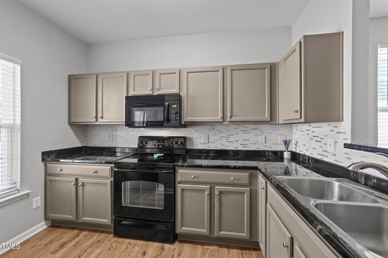 609 Woodson Dr, Clayton, NC 27527