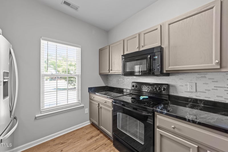 609 Woodson Dr, Clayton, NC 27527
