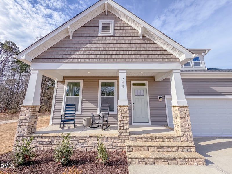 61 Bluestone Dr, Lillington, NC 27546