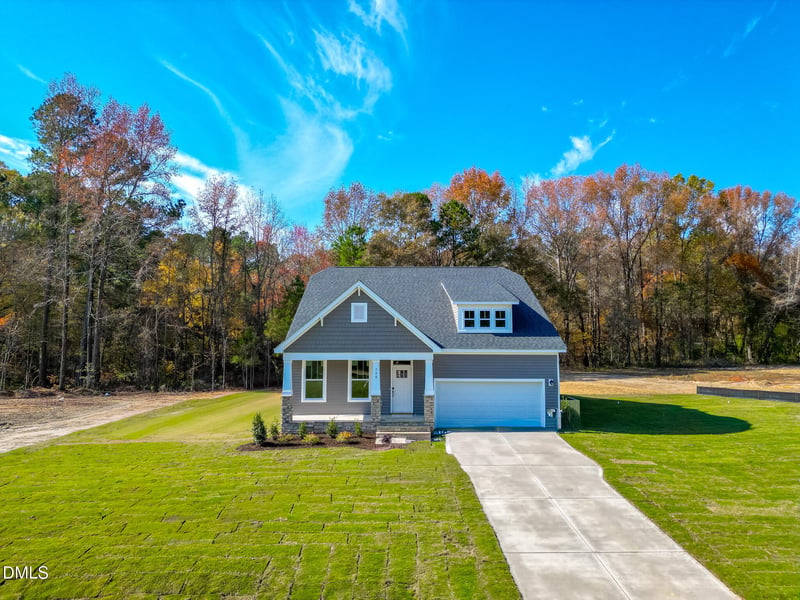 61 Bluestone Dr, Lillington, NC 27546