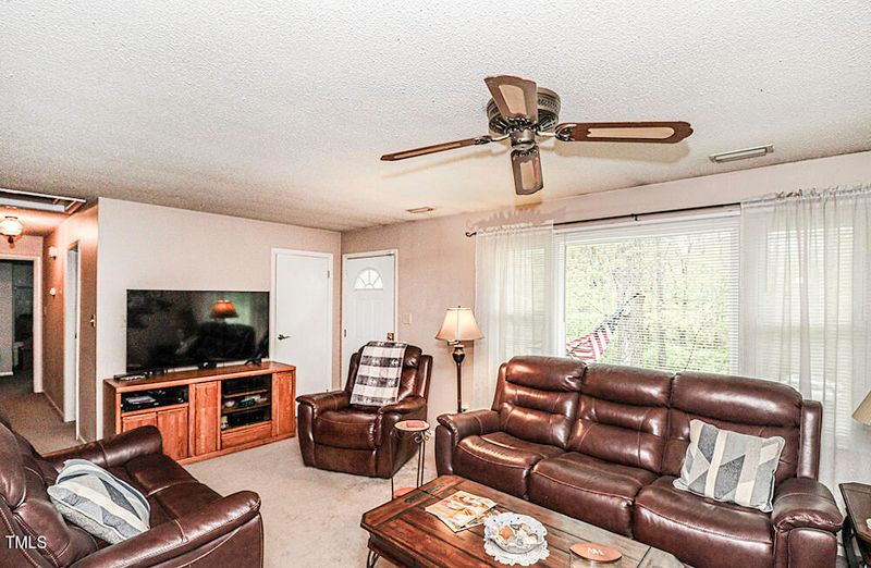 61 Chatham Glen Dr, Durham, NC 27713