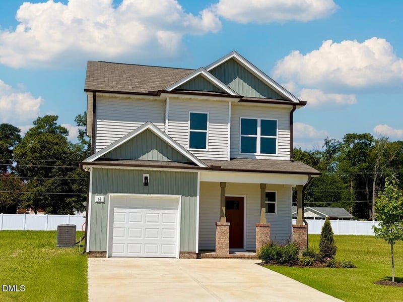61 W Coulter Ct, Selma, NC 27576