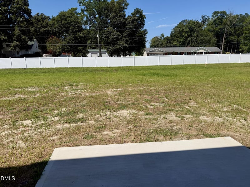 61 W Coulter Ct, Selma, NC 27576