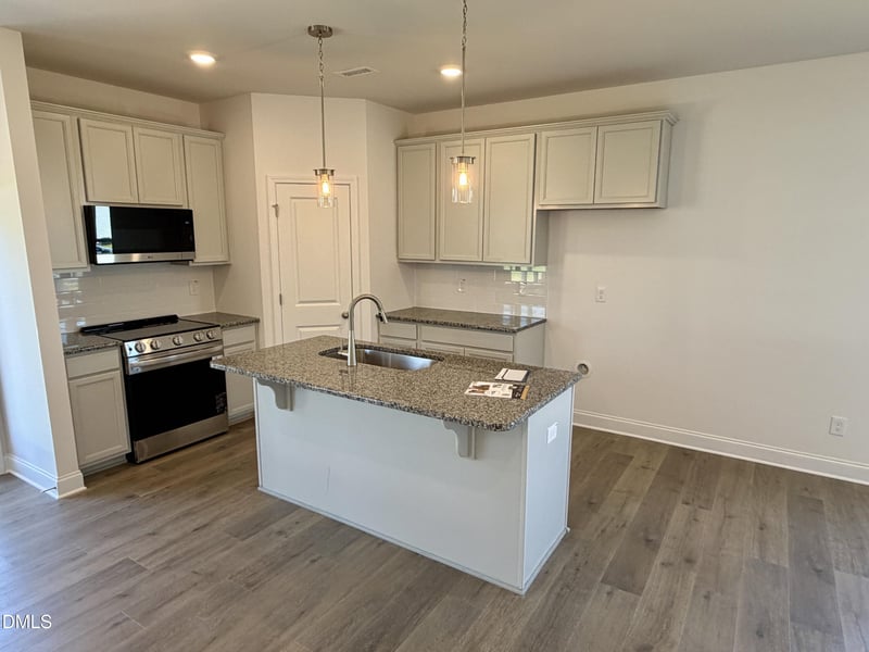 61 W Coulter Ct, Selma, NC 27576