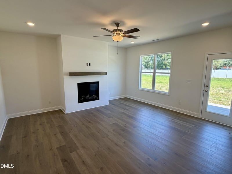 61 W Coulter Ct, Selma, NC 27576
