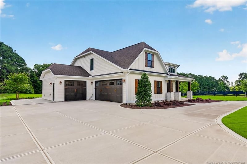 61 Griffin Rd, Lillington, NC 27546
