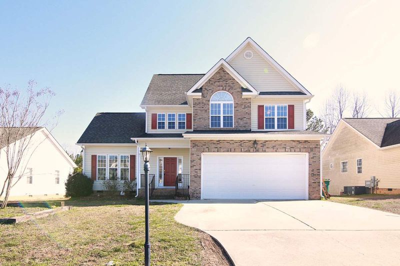 61 Locket Dr, Clayton, NC 27520