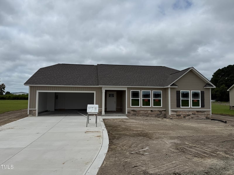 61 Maxwell Farm Ln, Selma, NC 27576