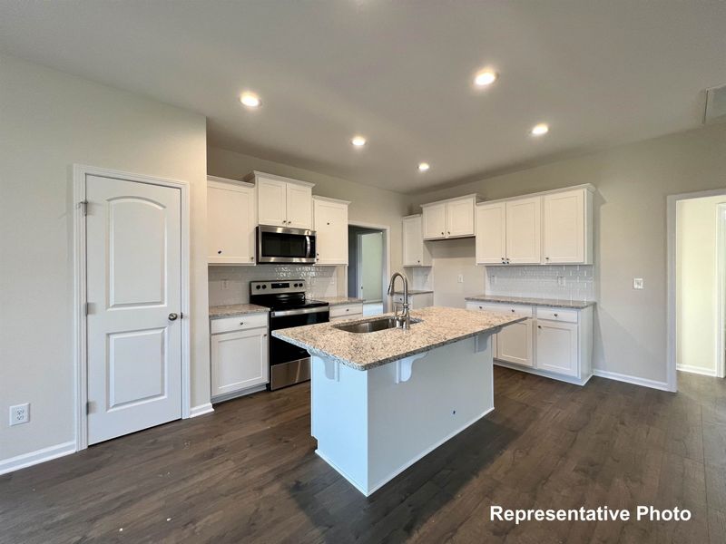 61 Olde Place Dr, Zebulon, NC 27597