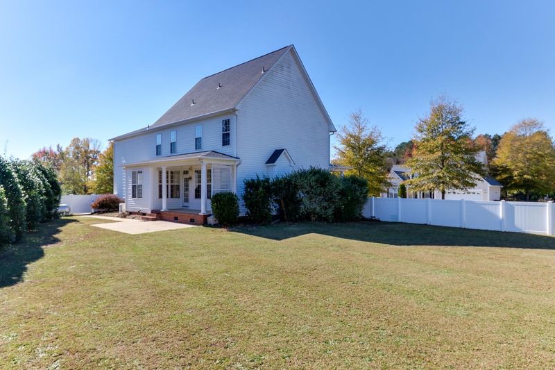 61 Weldon Dr, Clayton, NC 27520