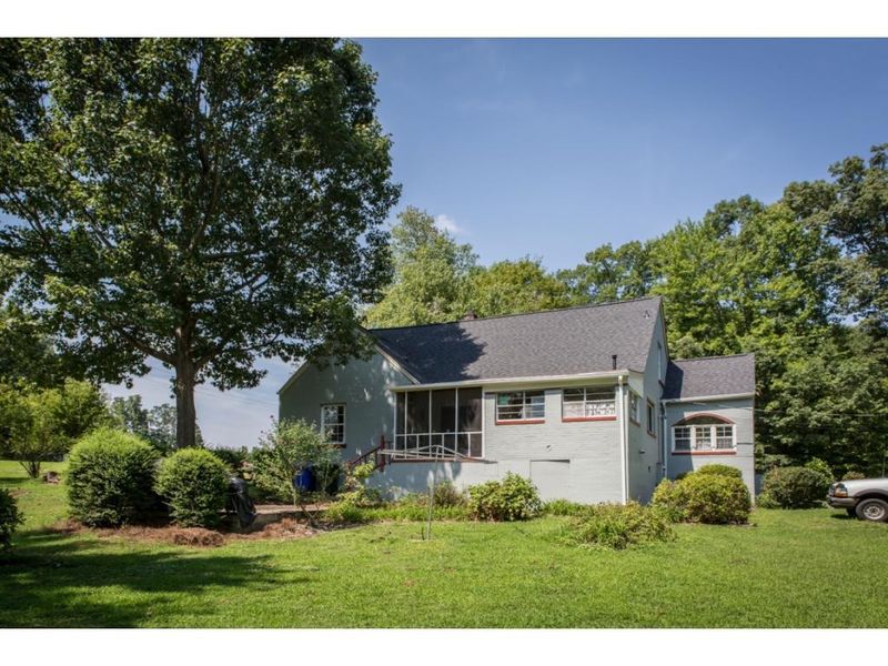 610 5th St, Mebane, NC 27302