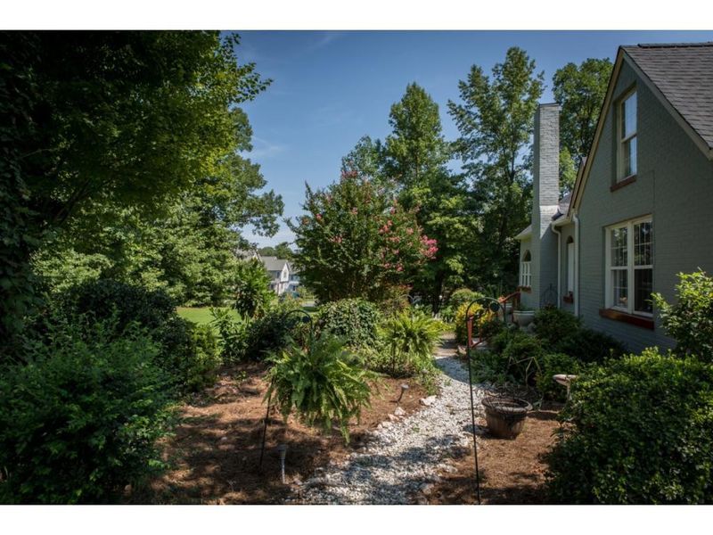 610 5th St, Mebane, NC 27302