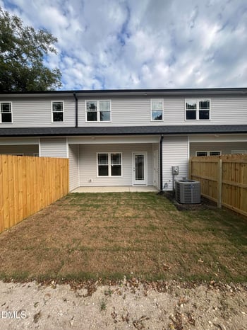 610 Blackmon St, Benson, NC 27504