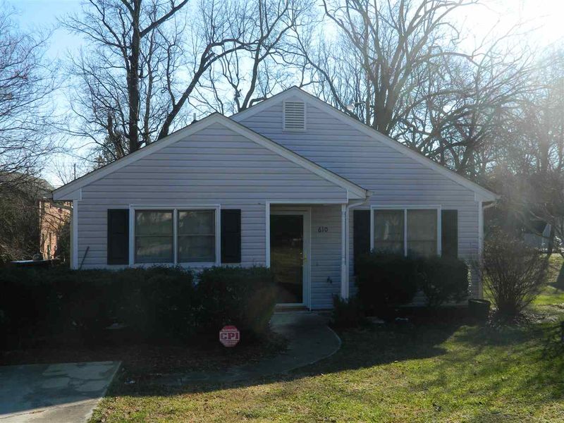 610 Bladestone Ct, Apex, NC 27502