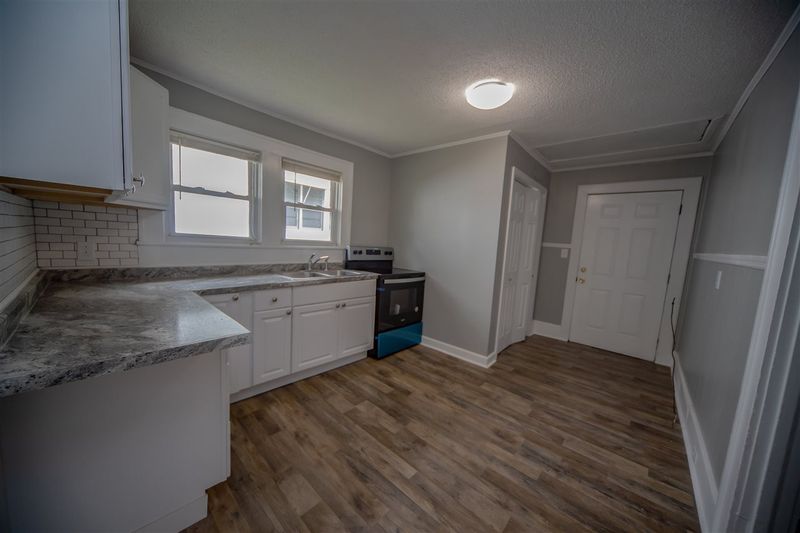 610 Cameron St, Burlington, NC 27215
