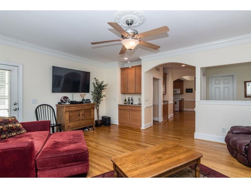 610 S Fourth St, Mebane, NC 27302